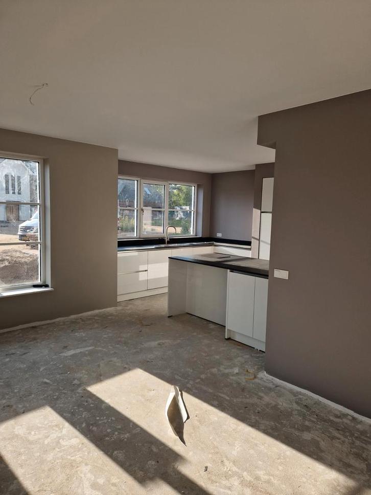 Renovlies en Schilderwerken. Strakker kan niet, Diensten en Vakmensen, Schilders en Behangers, Behangen, Binnenschilderwerk, Garantie