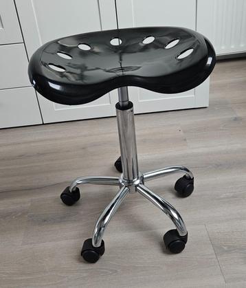 ZADELKRUK OP WIELEN te koop beschikbaar voor biedingen