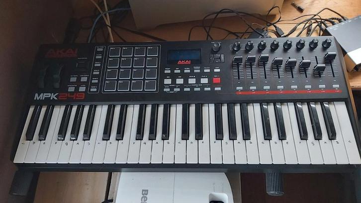 Akai MPK249 MIDI Keyboard Controller, Muziek en Instrumenten, Keyboards, Gebruikt, 49 toetsen, Overige merken, Aanslaggevoelig