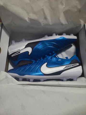 Legend 10 elite AG-PRO kicksen beschikbaar voor biedingen