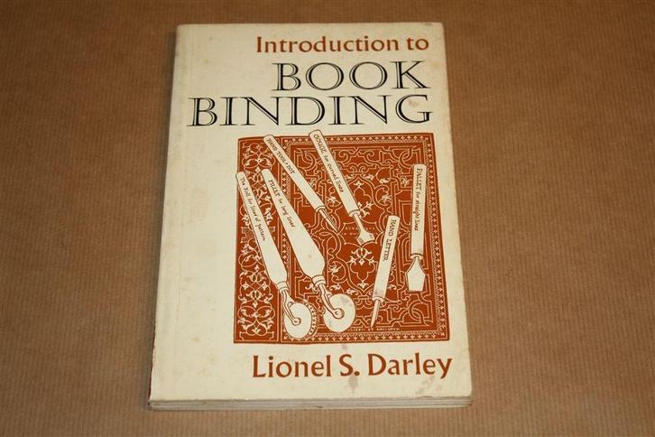 Introduction to book binding. Boekbinden. Darley., Boeken, Hobby en Vrije tijd, Gelezen, Ophalen of Verzenden