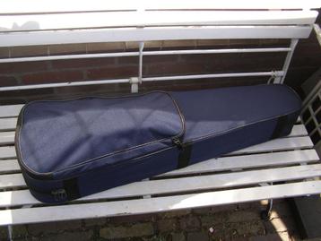 Stoffen vioolkoffer met ritsen. Gebruikt maar goed blauw beschikbaar voor biedingen