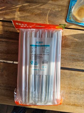 Plastic rietjes. Per stuk verpakt beschikbaar voor biedingen