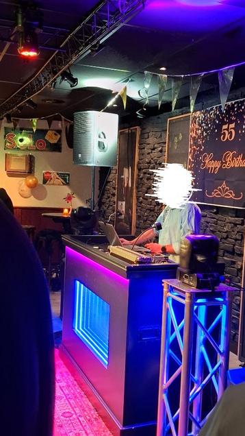 DJ Booth Infinity mirror beschikbaar voor biedingen