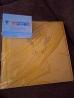 Pokemon Boek Mega Sealed + Eeveelutions Bakje, Ophalen of Verzenden, Nieuw, Boek of Catalogus