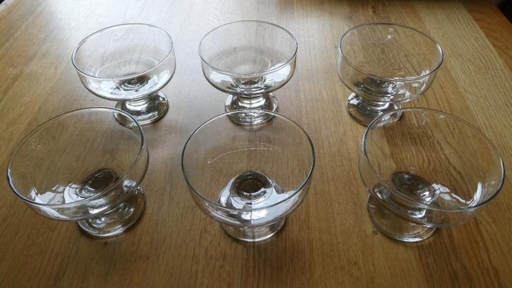 6 coupes glazen, Verzamelen, Glas en Borrelglaasjes, Zo goed als nieuw, Overige typen, Ophalen