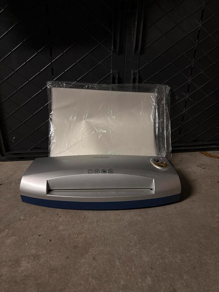 Conrad Lamineermachine - Perfect voor thuis of kantoor!, Huis en Inrichting, Keuken | Tupperware, Gebruikt, Overige typen, Blauw