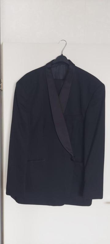 Complete zwarte smoking (jas + broek + opberghoes) beschikbaar voor biedingen