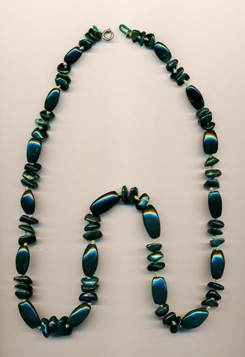 Ketting, collier jade nefriet of ook wel palmsteen beschikbaar voor biedingen