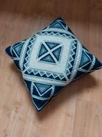 Vintage geborduurd kussen. Blauw, wit, grijs., Huis en Inrichting, Woonaccessoires | Kussens, Ophalen of Verzenden, Zo goed als nieuw