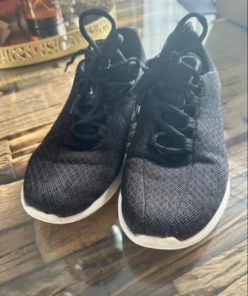 Nike Sneakers Maat 40 (valt als 39) beschikbaar voor biedingen