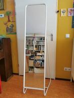 Ikea Knapper staande spiegel met kledingrek zgan, Huis en Inrichting, Woonaccessoires | Spiegels, Ophalen, Minder dan 50 cm, Zo goed als nieuw
