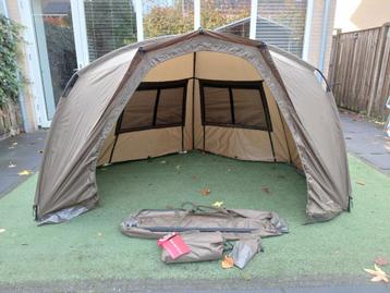 Trakker Tempest 100T brolly incl. Infill panel  beschikbaar voor biedingen