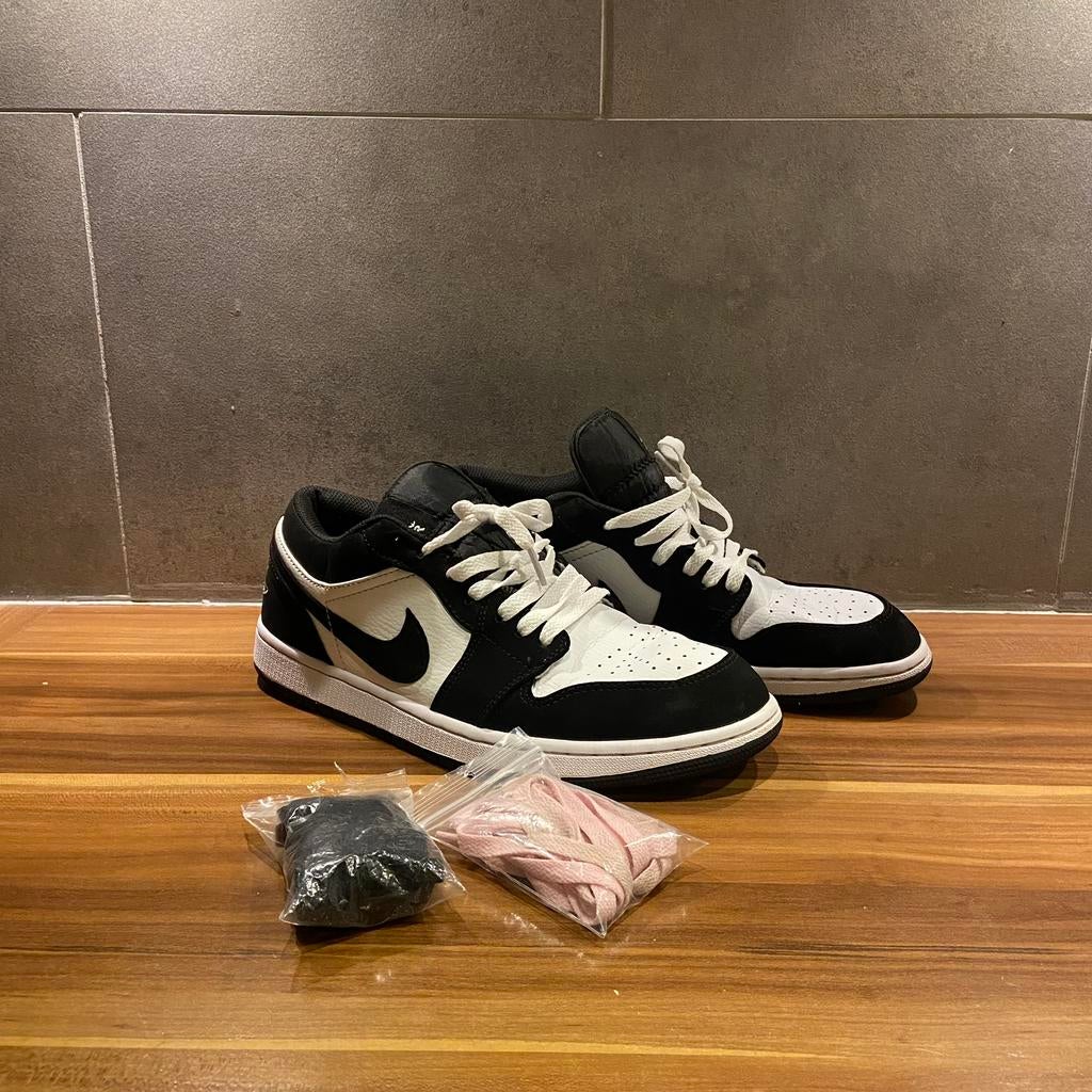 Nike Jordan One Low Panda Zwart Wit maat 44 zgan, Kleding | Heren, Schoenen, Ophalen, Zo goed als nieuw, Zwart