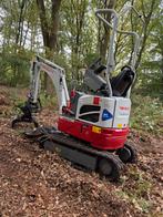 Minigraver met machinist, Diensten en Vakmensen, Tuinmannen en Stratenmakers, Tuin- of Vijveraanleg