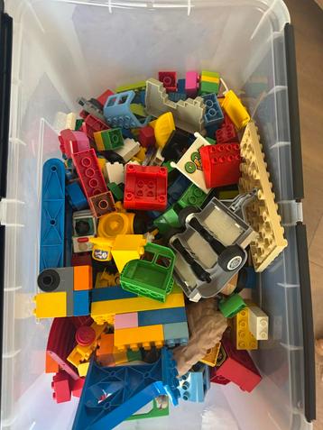 Grote bak Duplo met auto, aanhanger en diertjes! beschikbaar voor biedingen