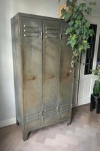 Oude metalen lockerkast, Ophalen, Gebruikt