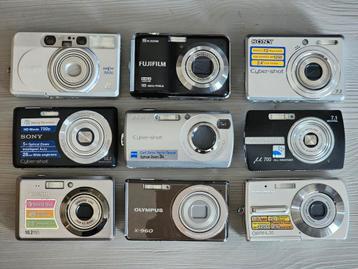9 camera's en 14 geheugenkaartjes. beschikbaar voor biedingen