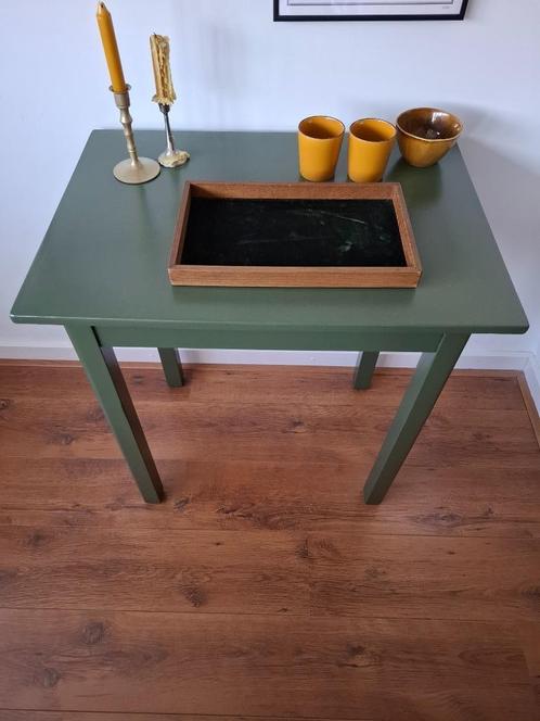 houten tafeltje, Huis en Inrichting, Tafels | Bijzettafels, Zo goed als nieuw, Rechthoekig, 60 cm of meer, 55 tot 75 cm, Hout