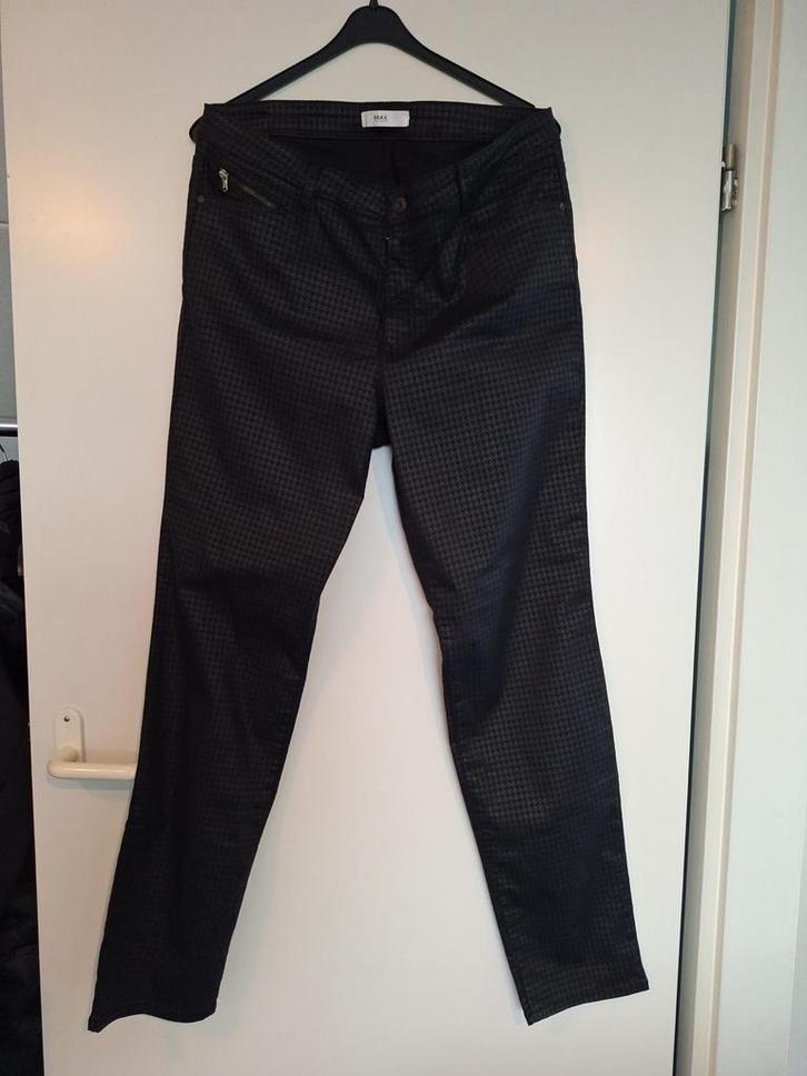 Super Mooie Brax zwart/grijs geruite broek - Maat 46, Kleding | Dames, Broeken en Pantalons, Zo goed als nieuw, Maat 46/48 (XL) of groter