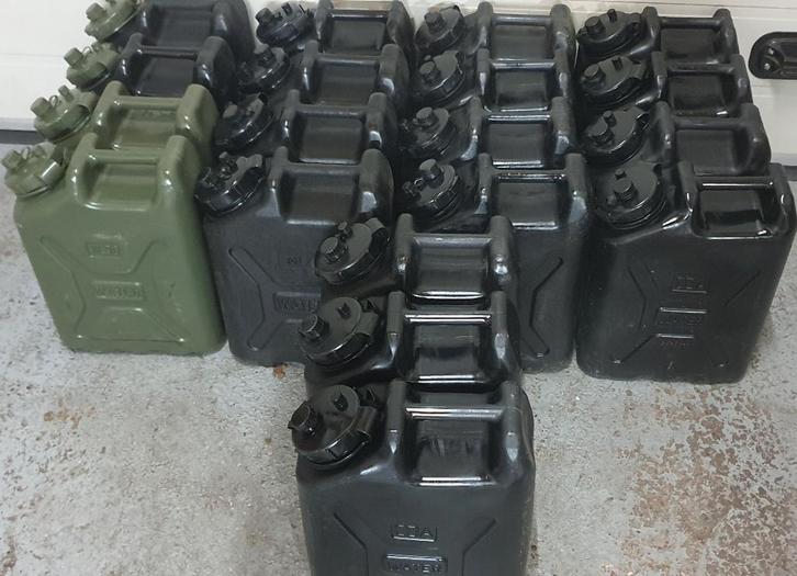 Noodpakket Landmacht Water Jerrycan 20 Liter Camper Caravan, Caravans en Kamperen, Kampeeraccessoires, Gebruikt, Verzenden