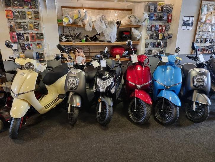 Elektrische scooters v.a. €1799,- bij ;Scooterforyou, Zwolle, Fietsen en Brommers, Brommers | Overige merken, Nieuw, Maximaal 45 km/u