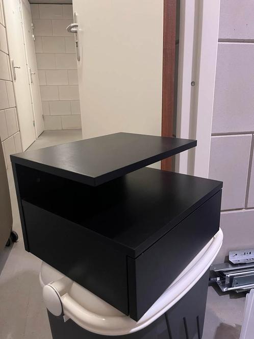 Westwing Ashlan Wandnachtkastje - Zwart - Zwevend, Huis en Inrichting, Slaapkamer | Nachtkastjes, Nieuw, Minder dan 55 cm, Minder dan 45 cm