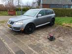 Volkswagen Touareg 2005 grijs, Auto's, Automaat, 4172 cc, Blauw, 2420 kg