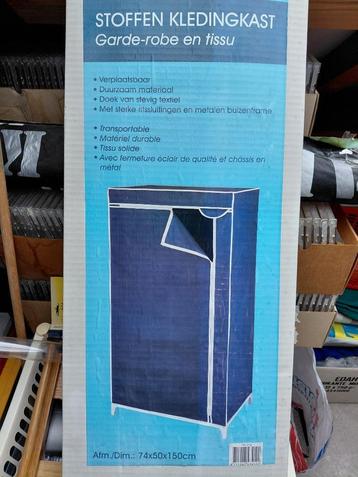 LINNEN KLEERKAST beschikbaar voor biedingen
