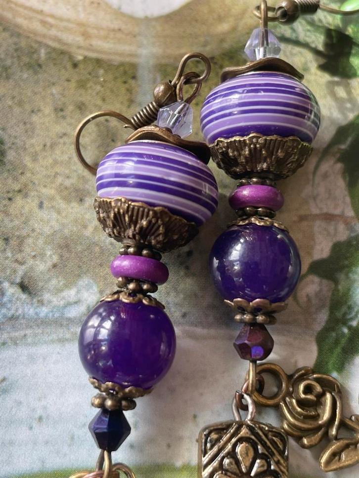 Prachtige paarse hangers, Sieraden, Tassen en Uiterlijk, Oorbellen, Nieuw, Hangers, Overige materialen, Paars, Ophalen of Verzenden