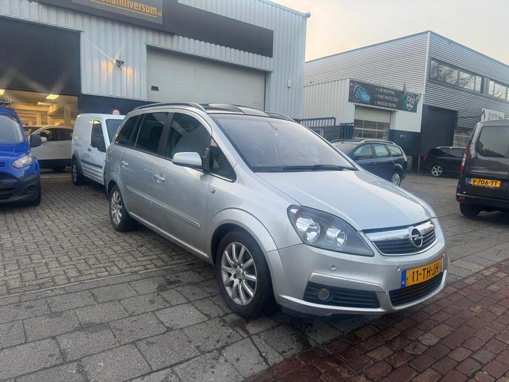 Opel Zafira 1.9 CDTi Executive 7 PERSOONS AUTOMAAT, Auto's, Opel, Bedrijf, Te koop, Zafira, ABS, Airbags, Airconditioning, Boordcomputer