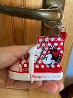 Nieuw - Sleutelhanger Disneyland: sneaker met Minnie Mouse, Ophalen of Verzenden, Mickey Mouse, Nieuw, Kleding of Textiel