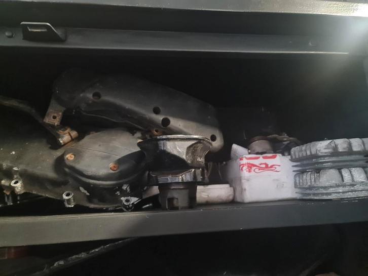 Piaggio 2t onderdelen uitlaat blok carterkap lichtfilter, Motoren, Tuning en Styling, Ophalen of Verzenden