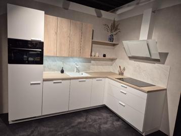 Mooie stijlvolle Scandinavische keuken! beschikbaar voor biedingen