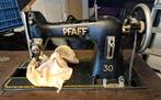 Pfaff naaimachine in kastje., Antiek en Kunst, Antiek | Naaimachines, Ophalen of Verzenden