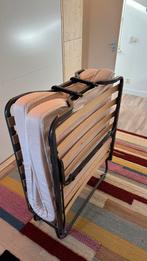 Opklapbed / Logeerbed - Compact en Comfortabel, Ophalen, 90 cm, Eenpersoons, Zo goed als nieuw