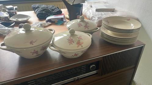 JPG & zonen servies Hilversum antiek, Huis en Inrichting, Keuken | Servies, Gebruikt, Bord(en), Overige stijlen, Ophalen