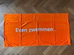NIEUW Oranje badlaken 70x140 cm (3x) tekst: Even zwemmen…, Ophalen of Verzenden, Nieuw, Oranje, Handdoek