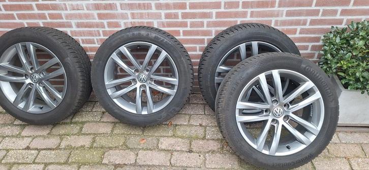 Originele VW Passat 17 inch winterbanden set, Auto-onderdelen, Banden en Velgen, Banden en Velgen, Winterbanden, 17 inch, 215 mm