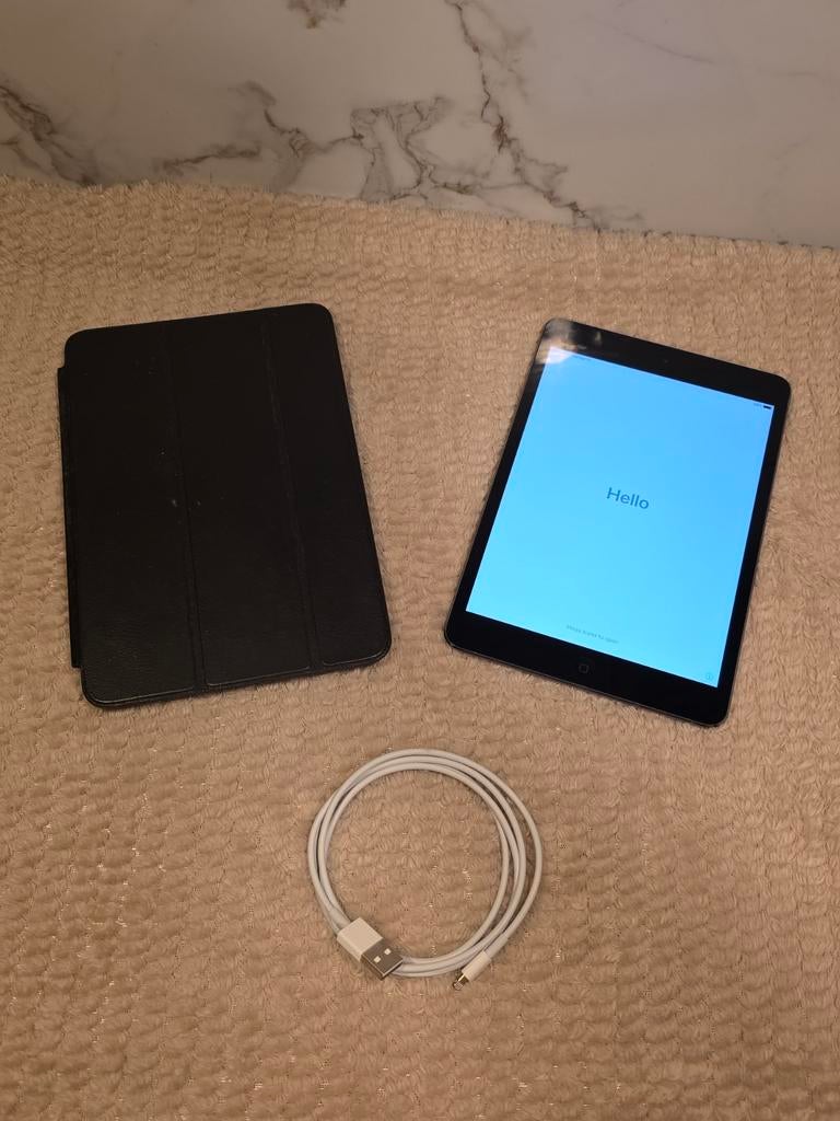 Apple iPad Air 16GB WiFi + hoes en kabel, 10 inch, Gebruikt, Apple iPad Air, Ophalen of Verzenden