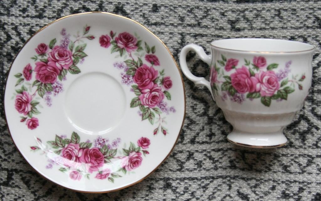Fine bone China kop en schotel QUEEN ANNE porselein, Verzenden, Zo goed als nieuw, Porselein, Kop en/of schotel