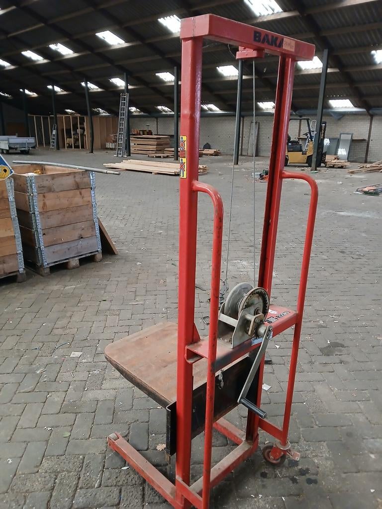 Bouwlift BAKA 200 kg til lift tilhoogte  175 cm hoog, Ophalen of Verzenden