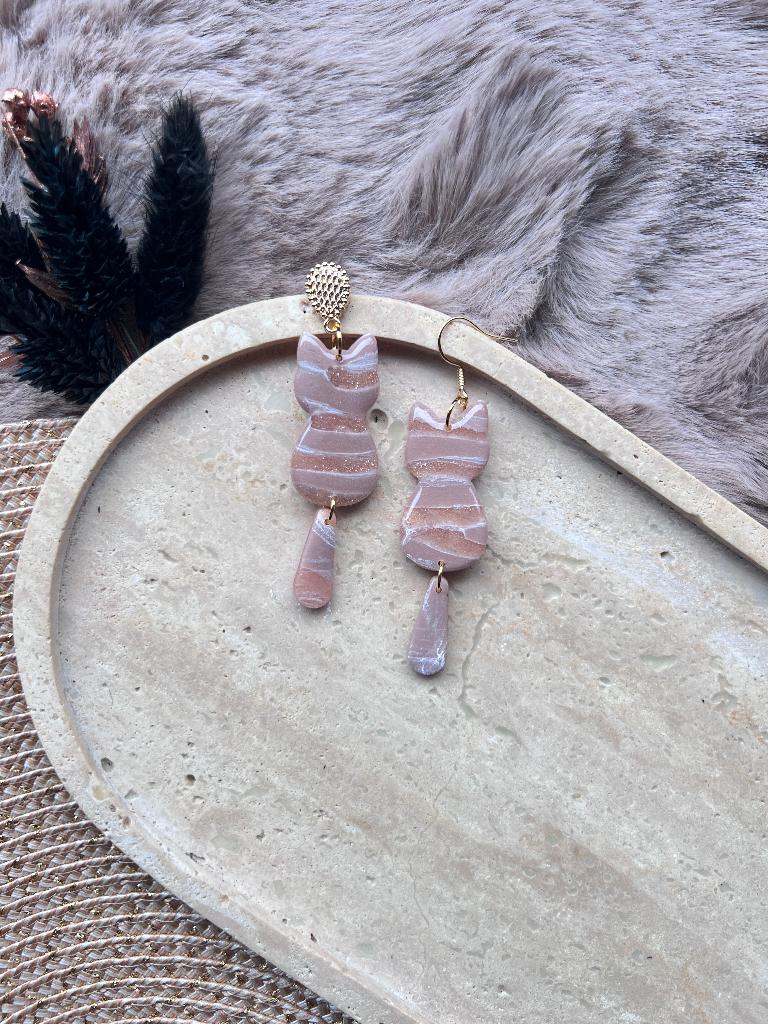 Katten oorbellen chulloo rose marmer, Overige materialen, Verzenden, Nieuw, Roze