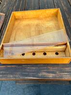 Voerbak spaarkast, Bijen