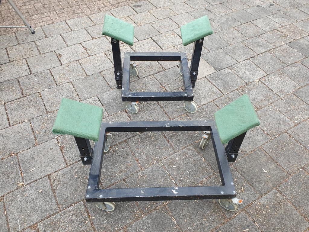 Twee verrijdbare botenbokjes, Ophalen