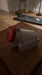 wandcontactdoos 5-polig, Ophalen, Zo goed als nieuw, Stopcontact