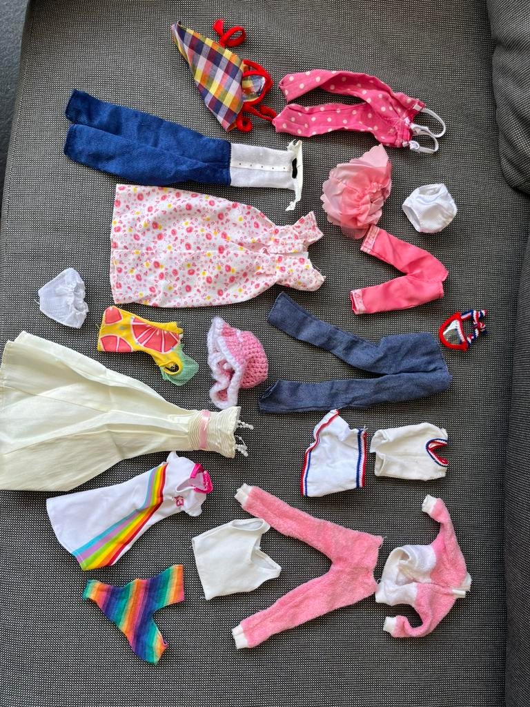 Poppen kleding, sindy, k3 etc, Kinderen en Baby's, Verzenden, Zo goed als nieuw, Barbie