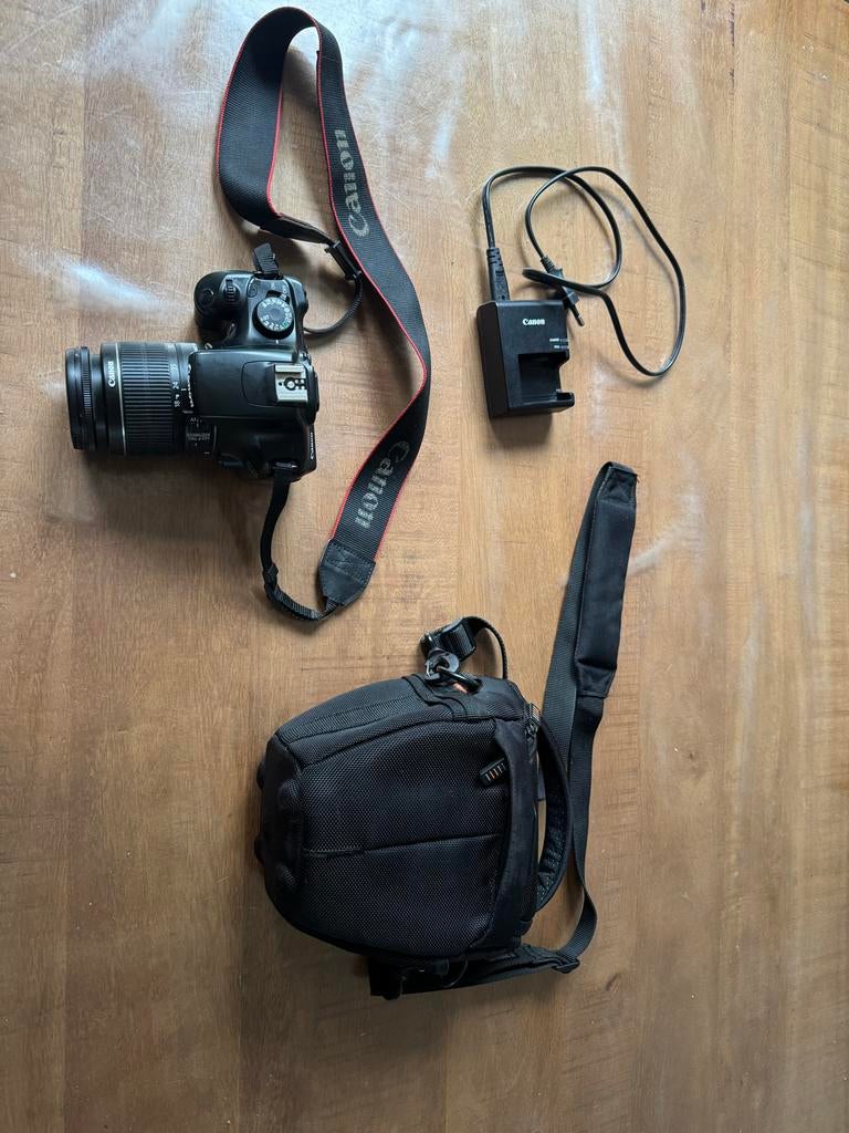 Canon EOS 1100D Spiegelreflexcamera - Weinig gebruikt, Ophalen, Spiegelreflex, Canon, Zo goed als nieuw