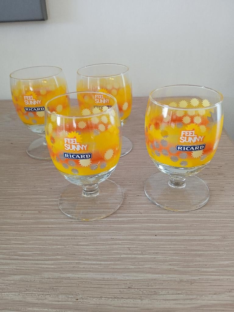 4 vintage Ricard glazen op voet, Verzamelen, Glas en Borrelglaasjes, Ophalen of Verzenden, Zo goed als nieuw, Overige typen