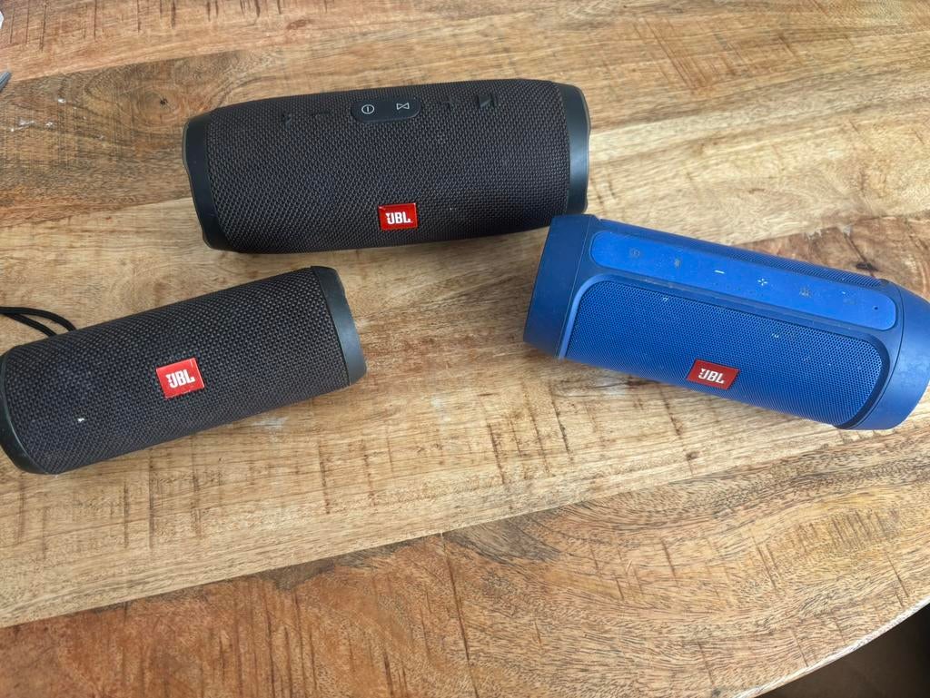 Partij jbl speakers defect Charge 3, 2+ en nog 1 andere, Audio, Tv en Foto, Luidsprekers, Ophalen, JBL, Zo goed als nieuw, 120 watt of meer